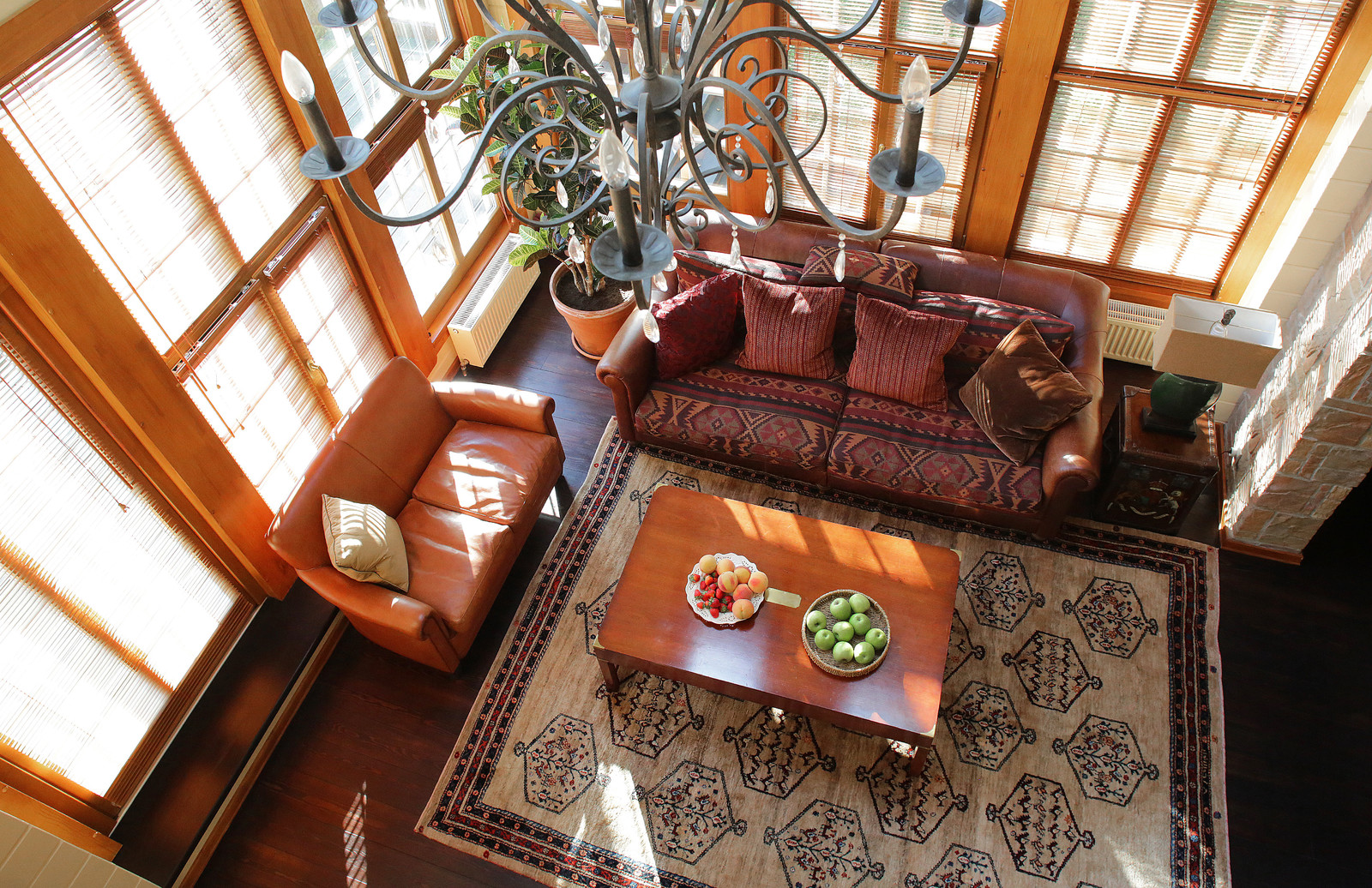 Деревянный дом в стиле американского кантри