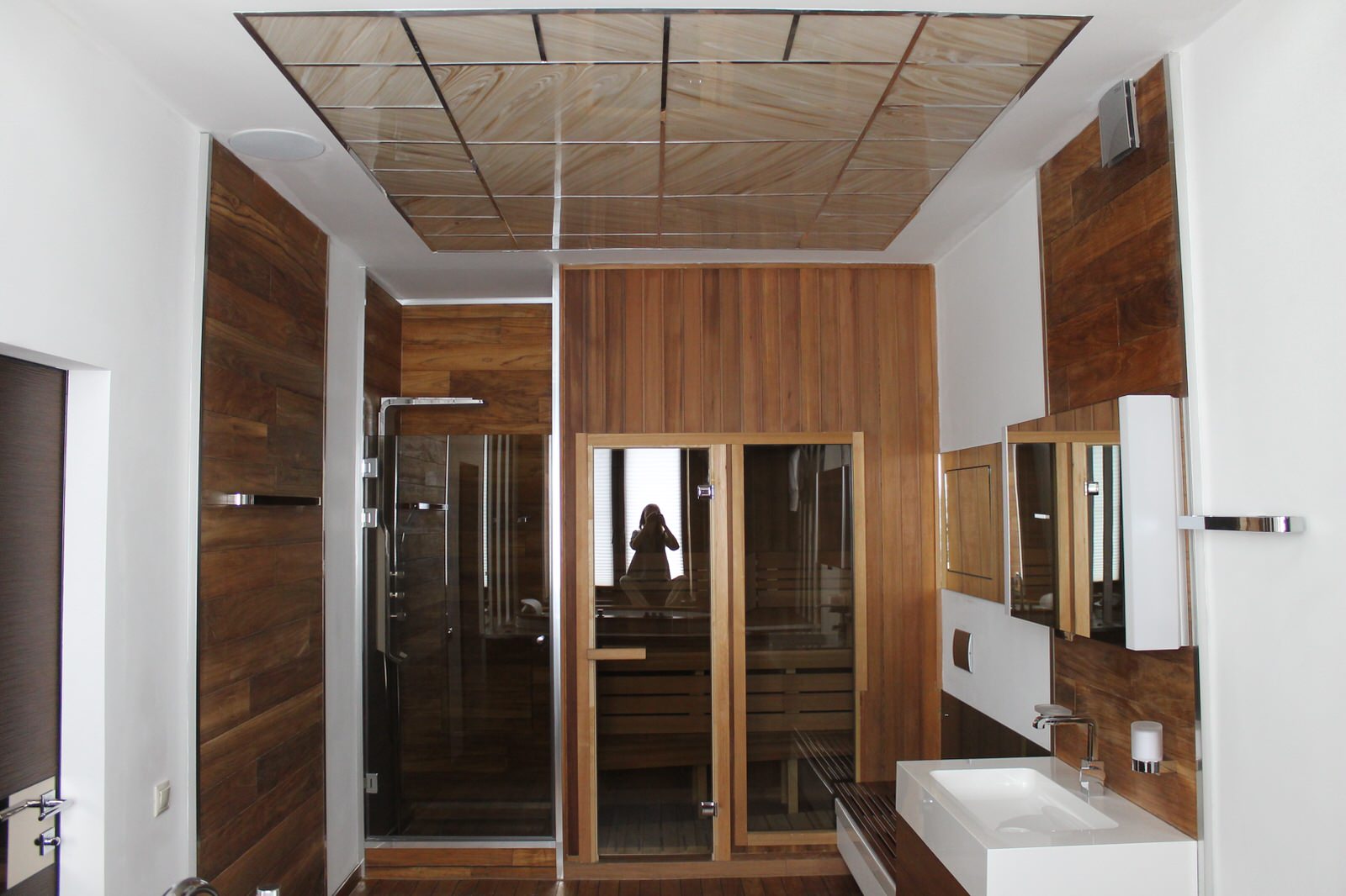 Потолок сияющий ониксом