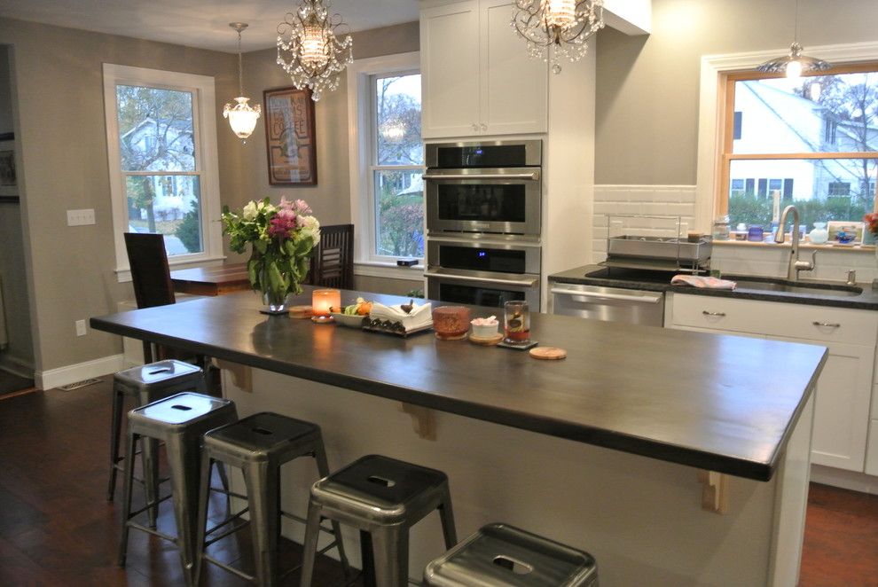 Kitchen - transitional kitchen idea in Boston