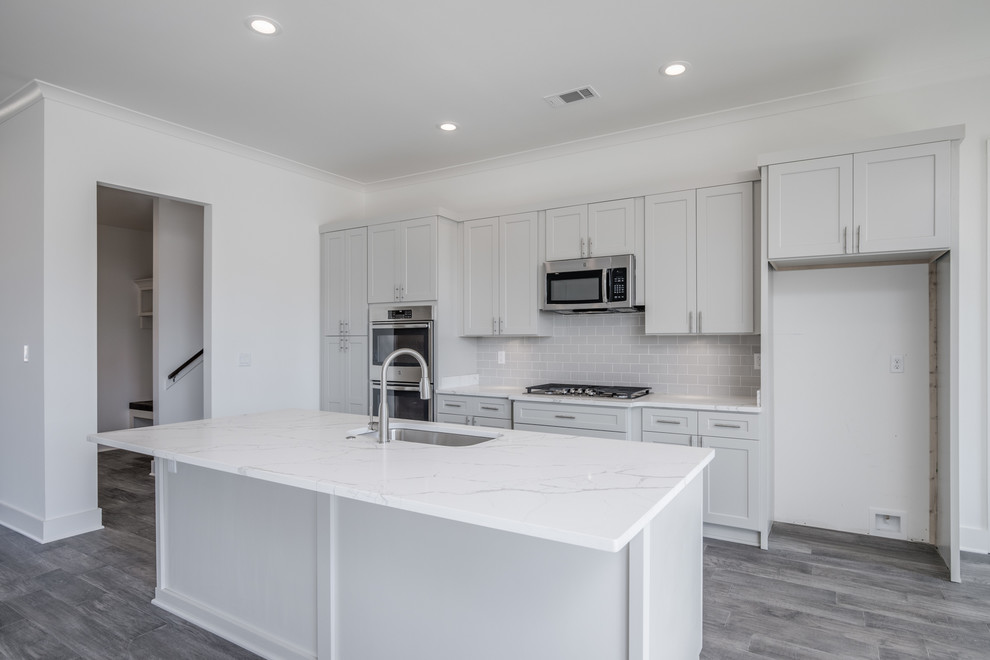 Kitchen - transitional kitchen idea