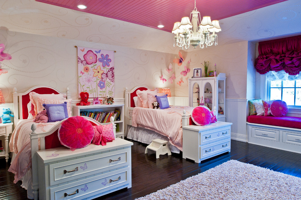 Photo of a traditional kids' room for girls in Los Angeles.