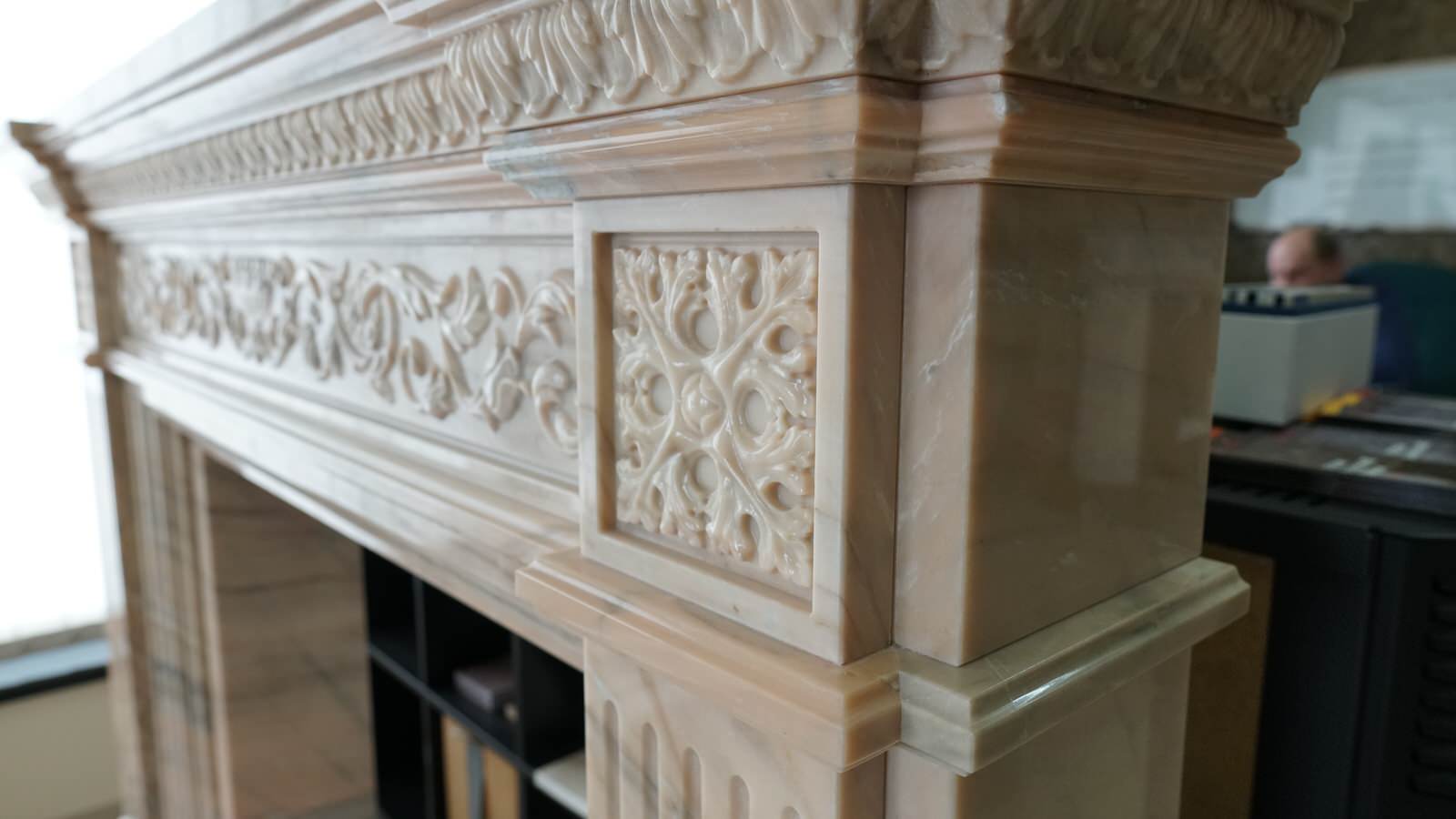 Мраморный портал камина - "Престон"