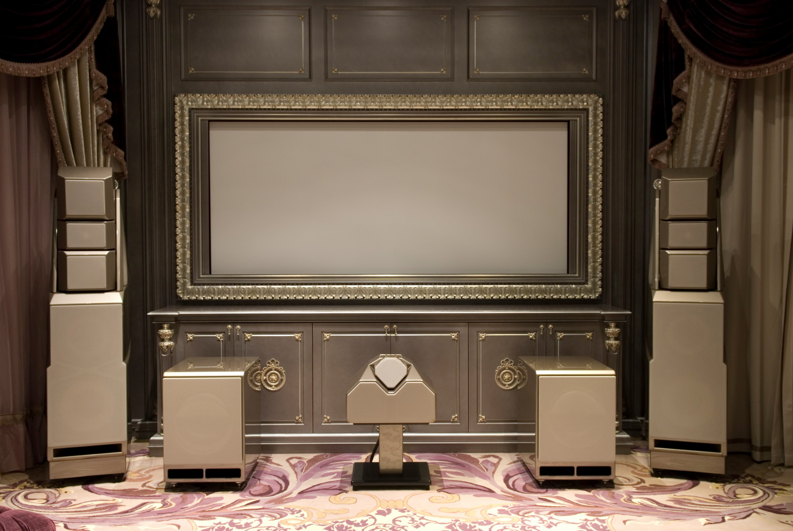 Кинотеатр в частном доме