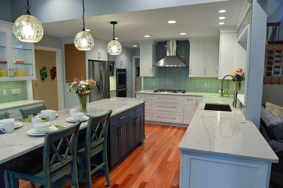 Inspiration for a transitional kitchen remodel in Cleveland