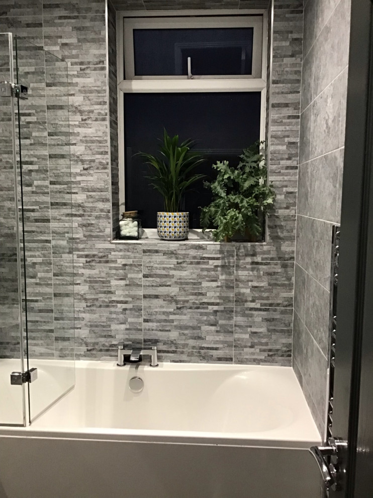 what colour bathroom tiles to blend with current ones Houzz UK