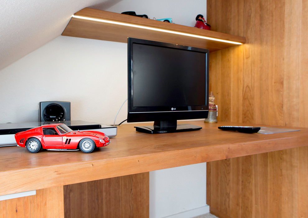 Modernes Arbeitszimmer in Stuttgart