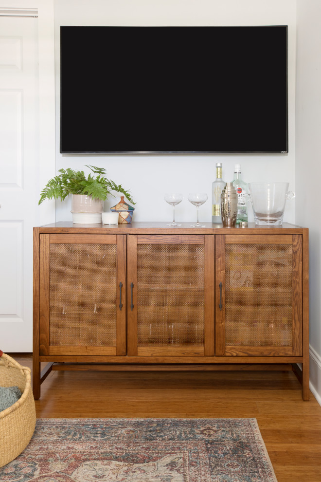 Inspiration for a transitional home design remodel in Charleston