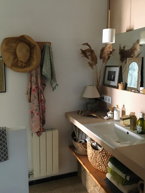 Piso Mataro rustic-bathroom