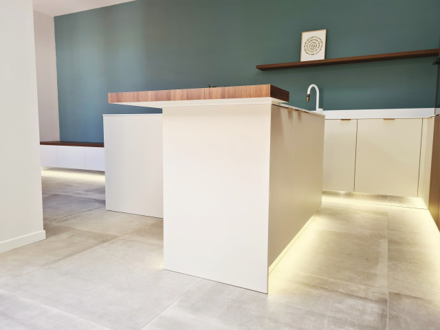 CUISINE ET BIBLIOTHEQUE SUR MESURE kitchen