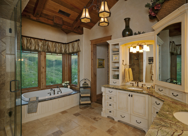 Mountain style bathroom photo in Denver