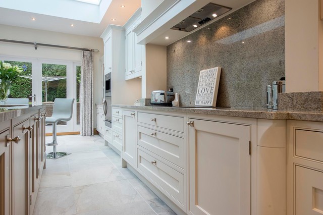 Ridgemount House traditional-kitchen