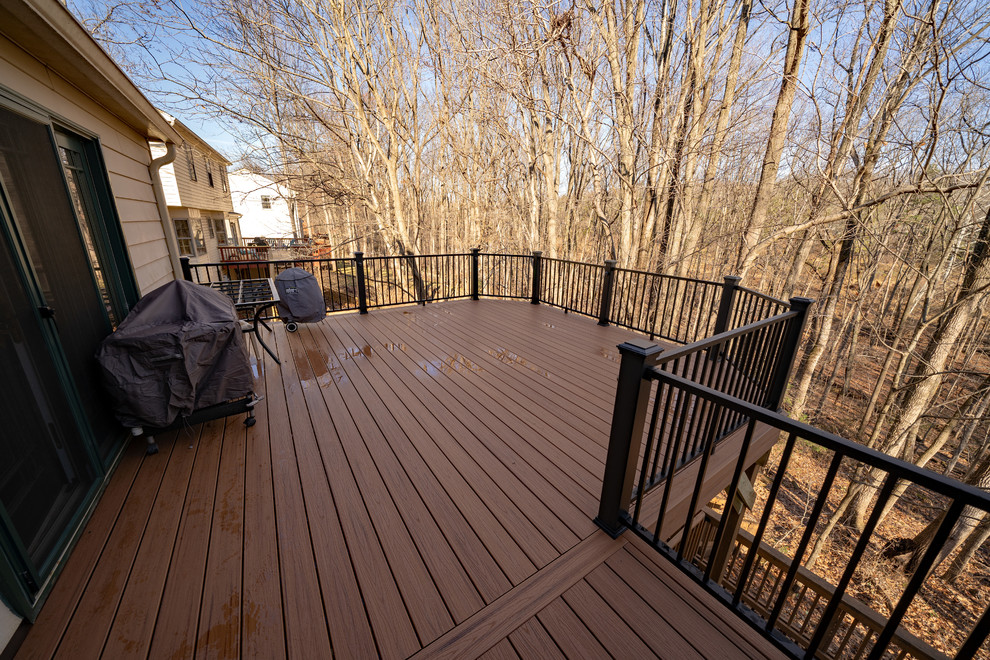 Inspiration for a transitional deck remodel in DC Metro