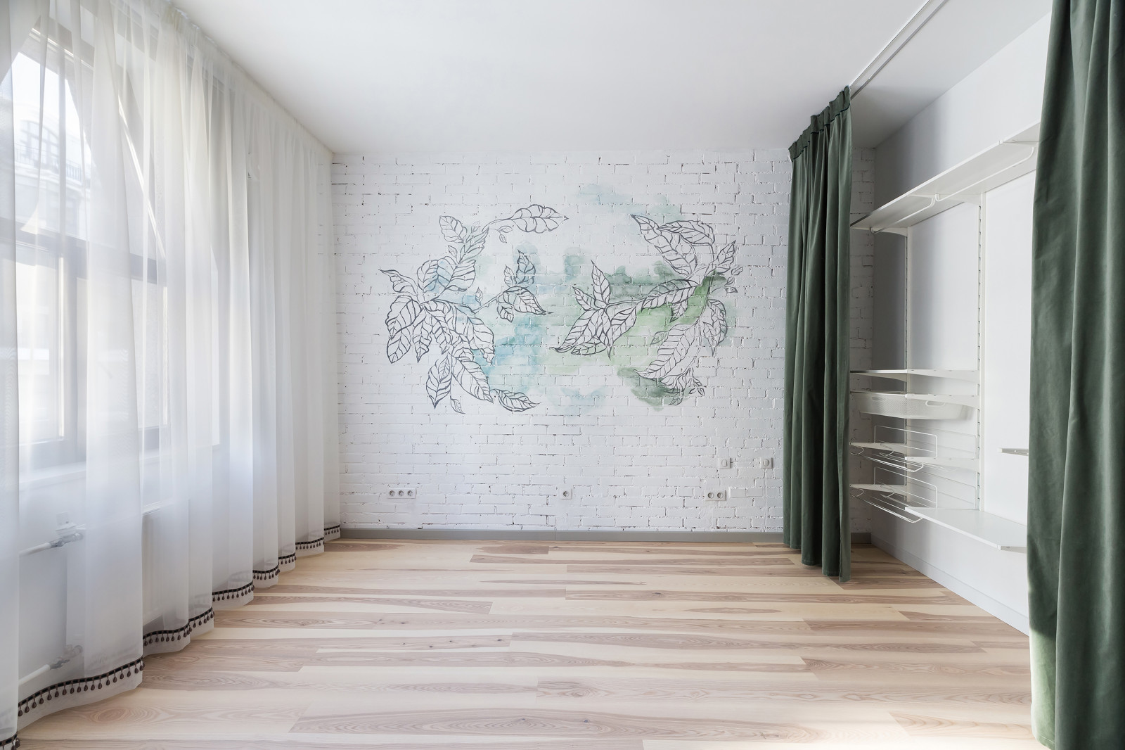 Тропическая медь на Стремянной улице