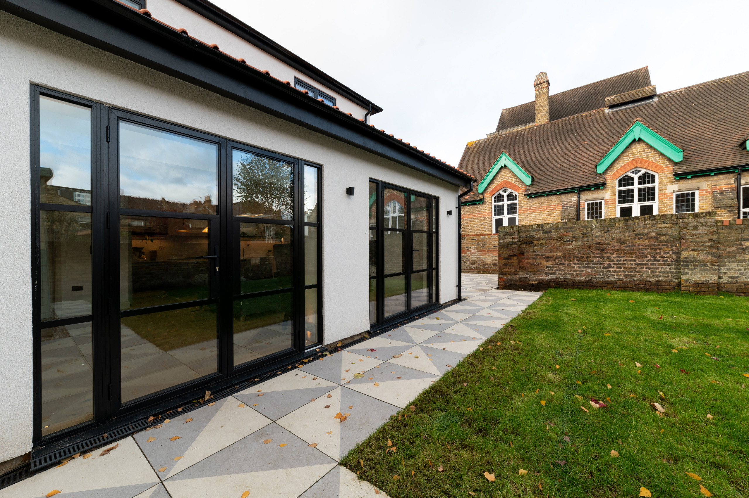 75 Most Popular 75 Beautiful Semi-detached House with a Brown Roof Ideas  and Designs Design Ideas for November 2025 | Houzz IE