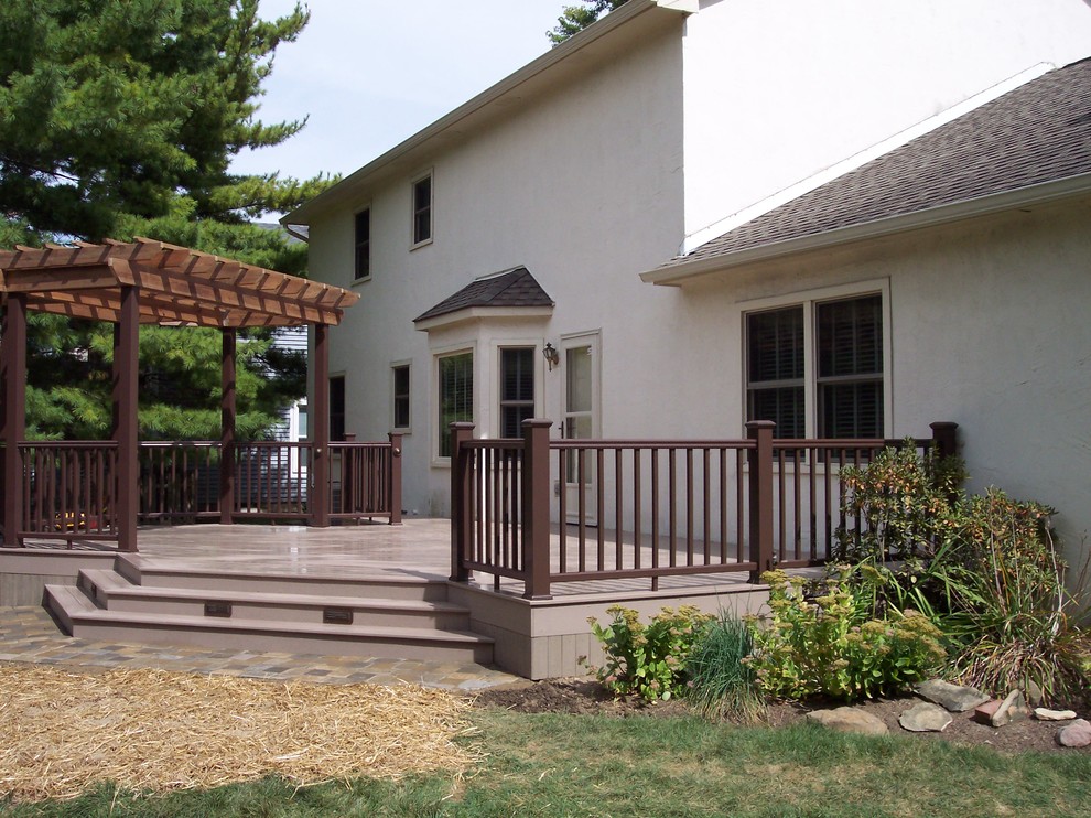 Inspiration for a transitional home design remodel in Columbus
