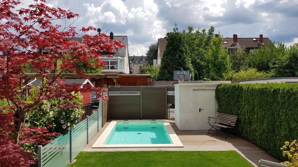 Kleines Beton-Folienbecken 4,50 x 3,00 x 1,50 m in sand. Passt in jeden