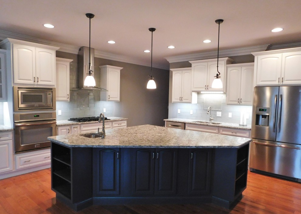 Kitchen - transitional kitchen idea