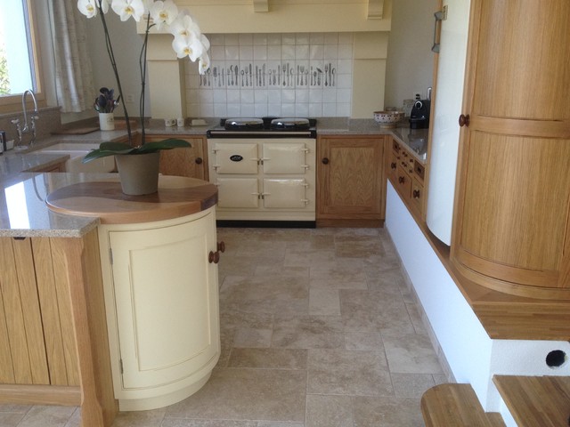 Travertin country-kitchen