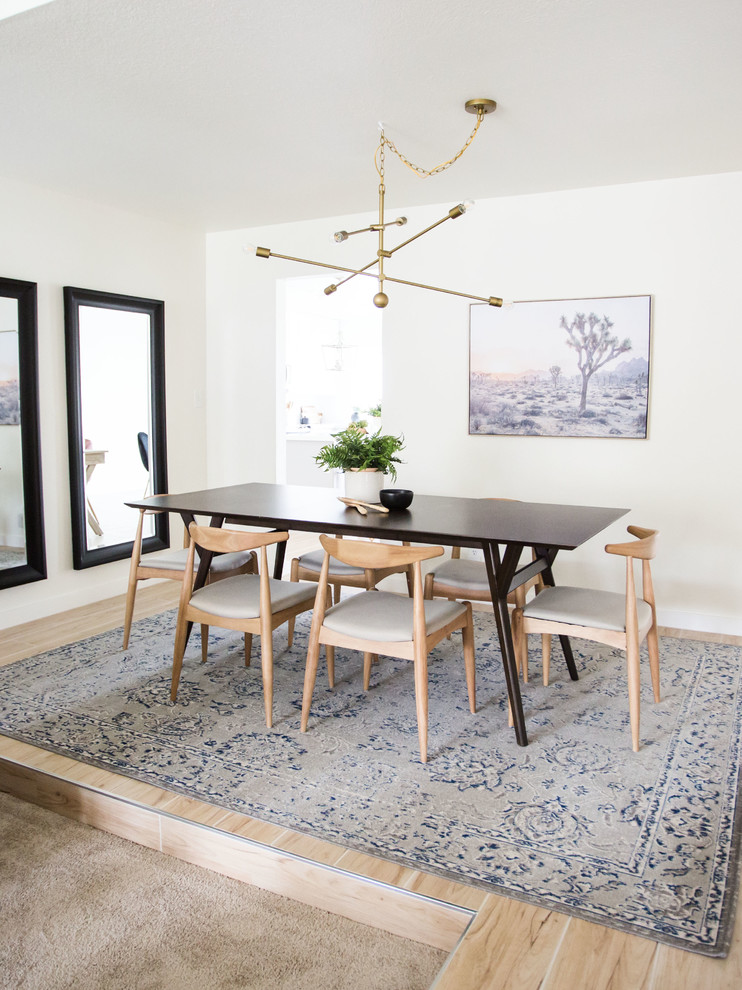 Dining room - transitional dining room idea in Phoenix