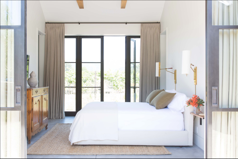 Inspiration for a modern guest bedroom in San Francisco.