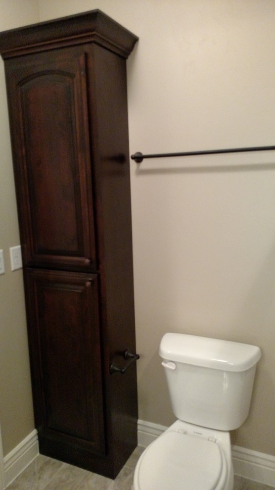 Bathroom - transitional bathroom idea