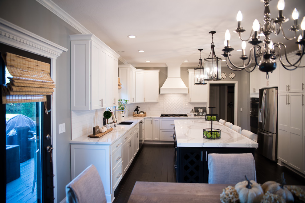 Transitional kitchen photo in Indianapolis
