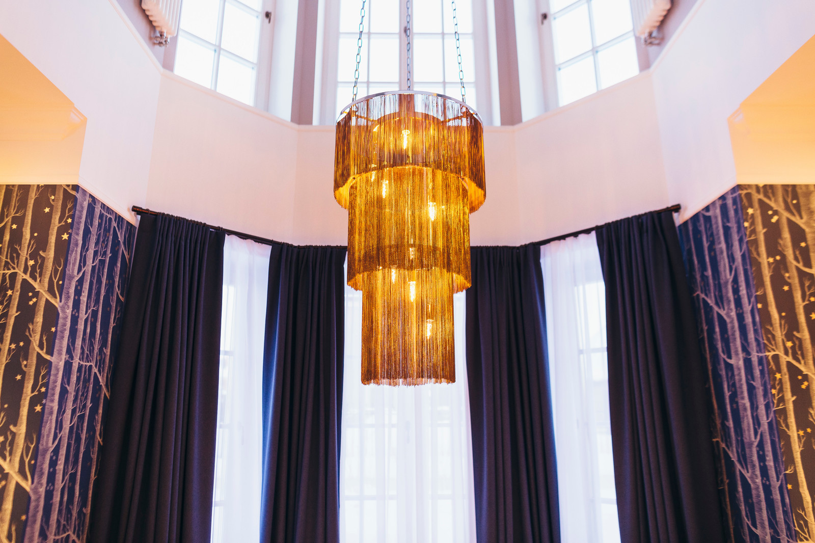 Декоративные карнизы на примере нашего проекта "Дом в английском стиле"