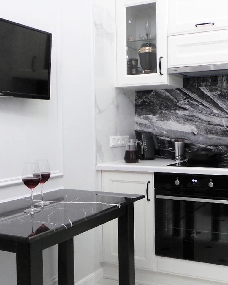 Белоснежный интерьер маленькой квартиры