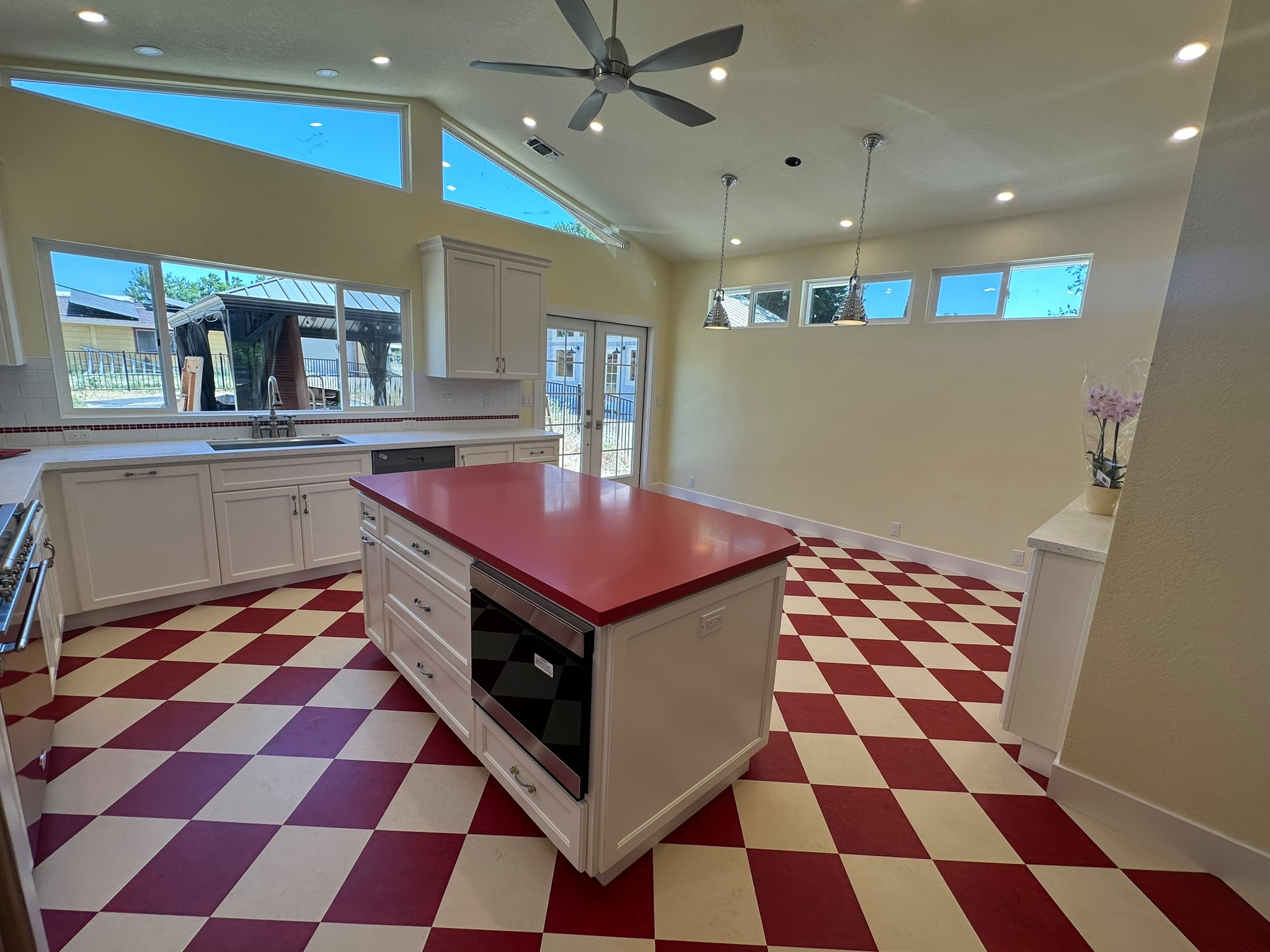Dadek Kitchen & Laundry Room