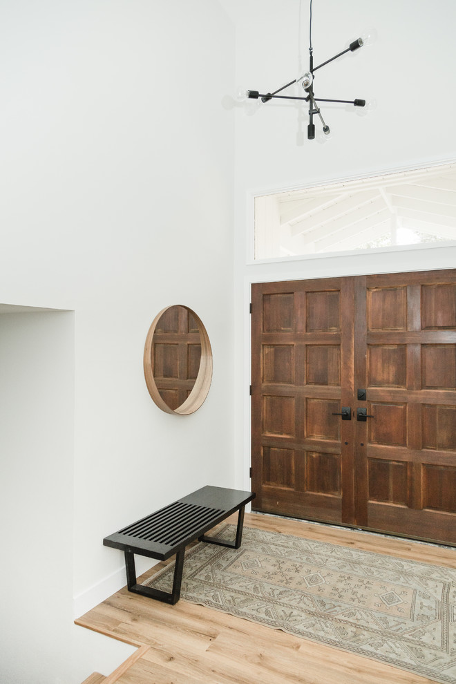Entryway - cottage entryway idea in San Diego
