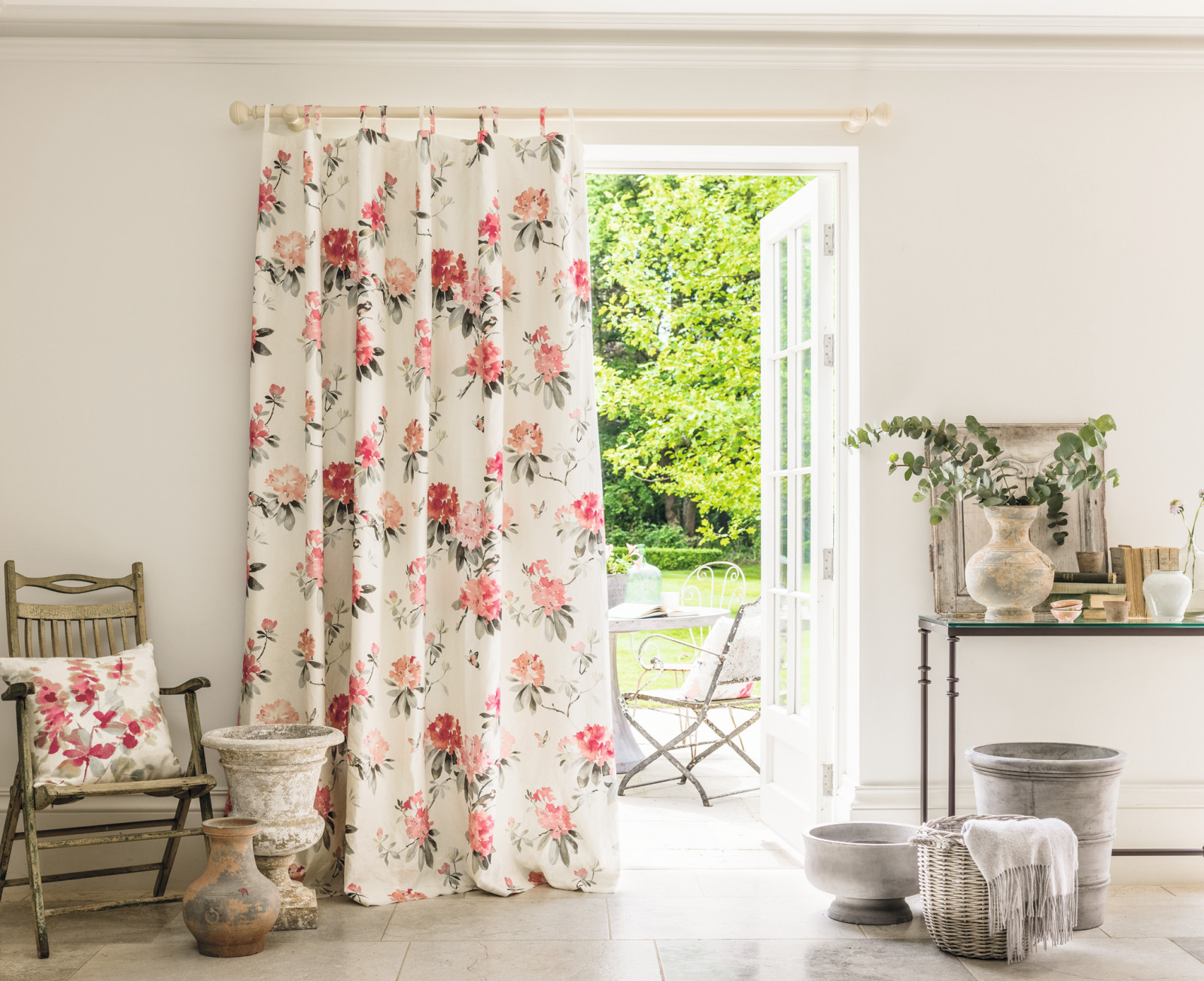 Ткани и обои Waterperry от Sanderson