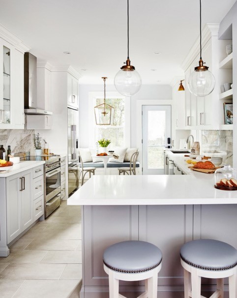 Transitional kitchen photo in Toronto