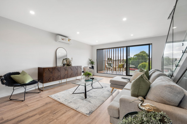 Highland Park Townhouse living-room