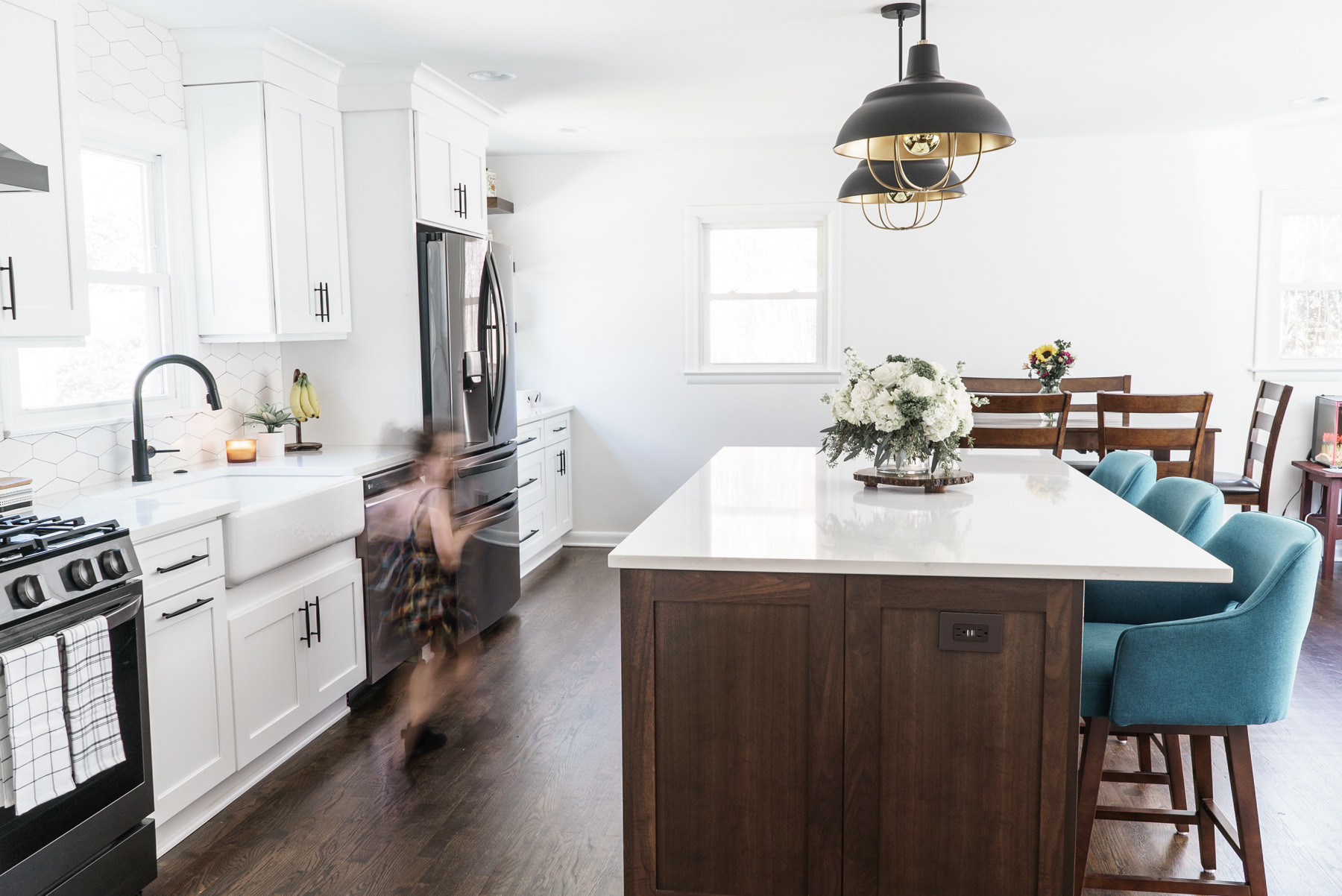 CHAMBLEE Clean and modern kitchen