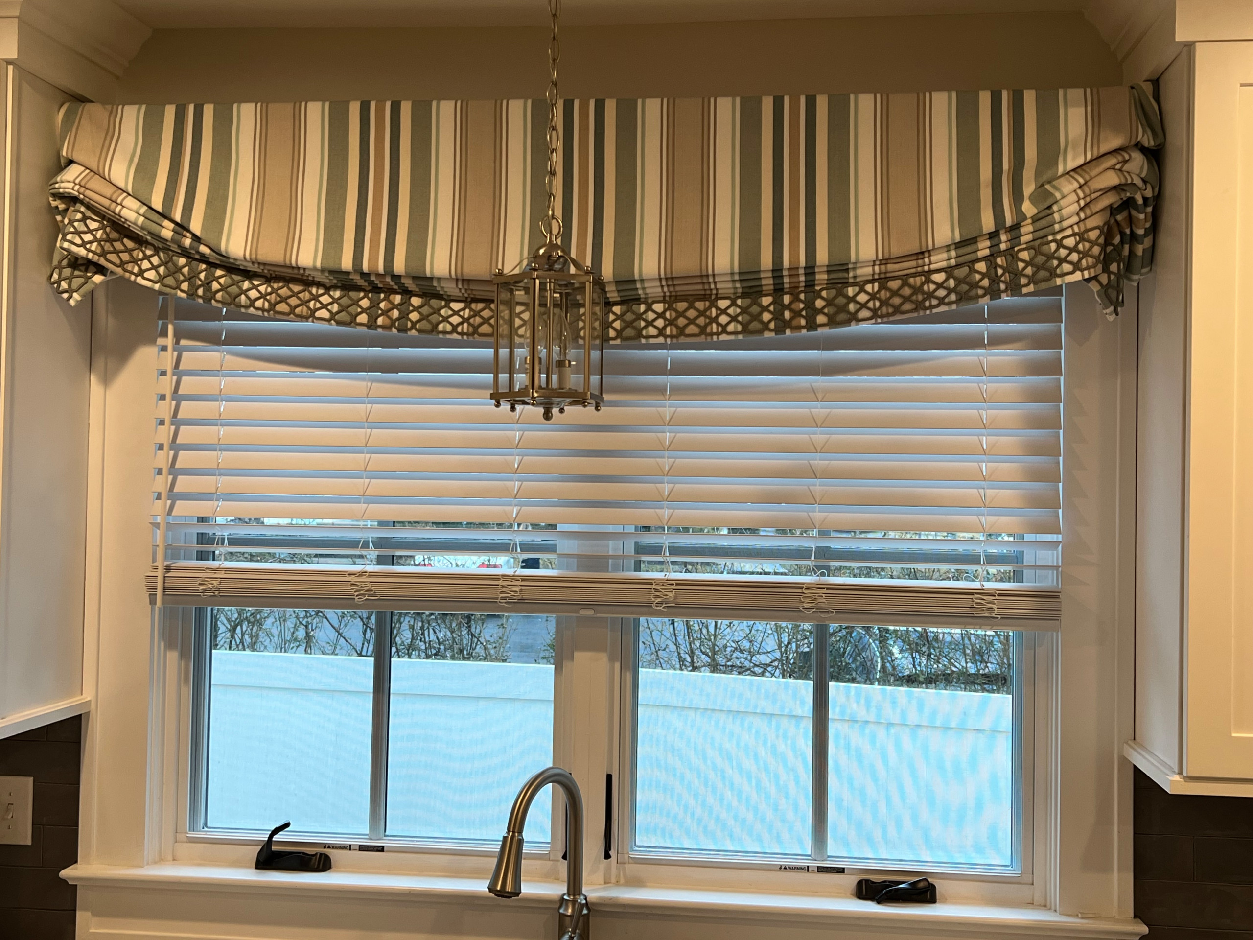 Kitchen valances