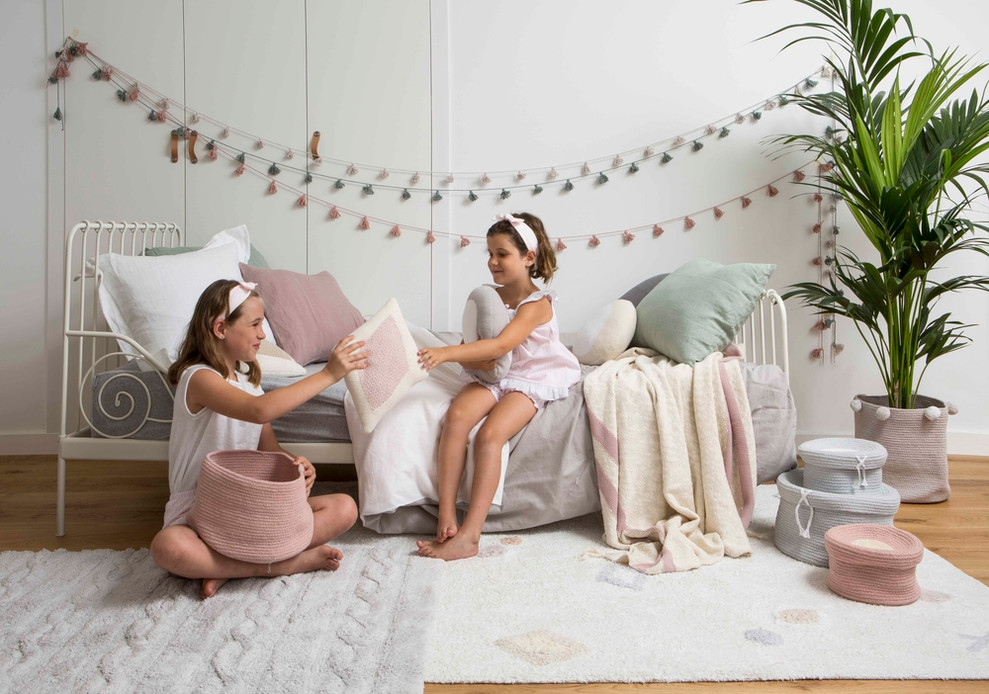 Интерьер детской с ковром Kim