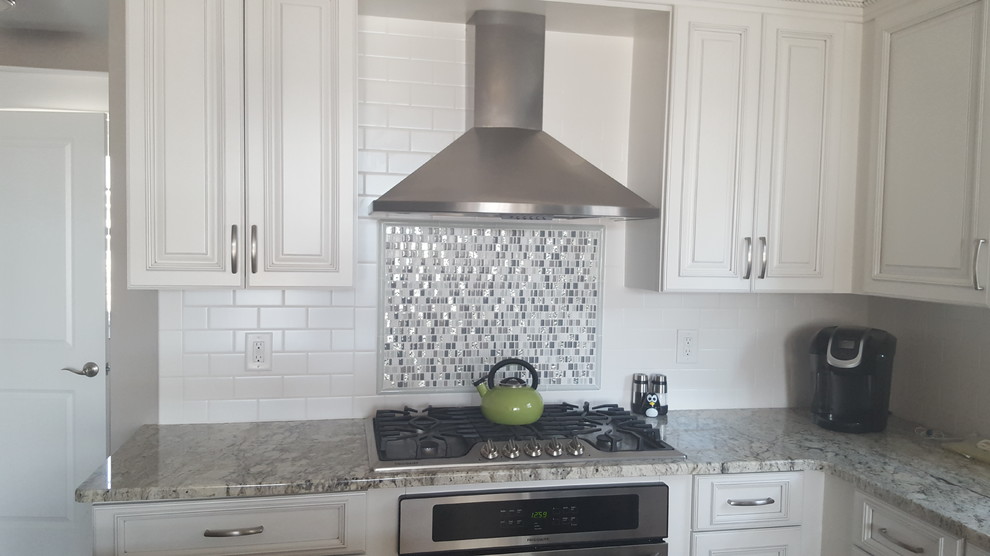 Kitchen - kitchen idea in Philadelphia