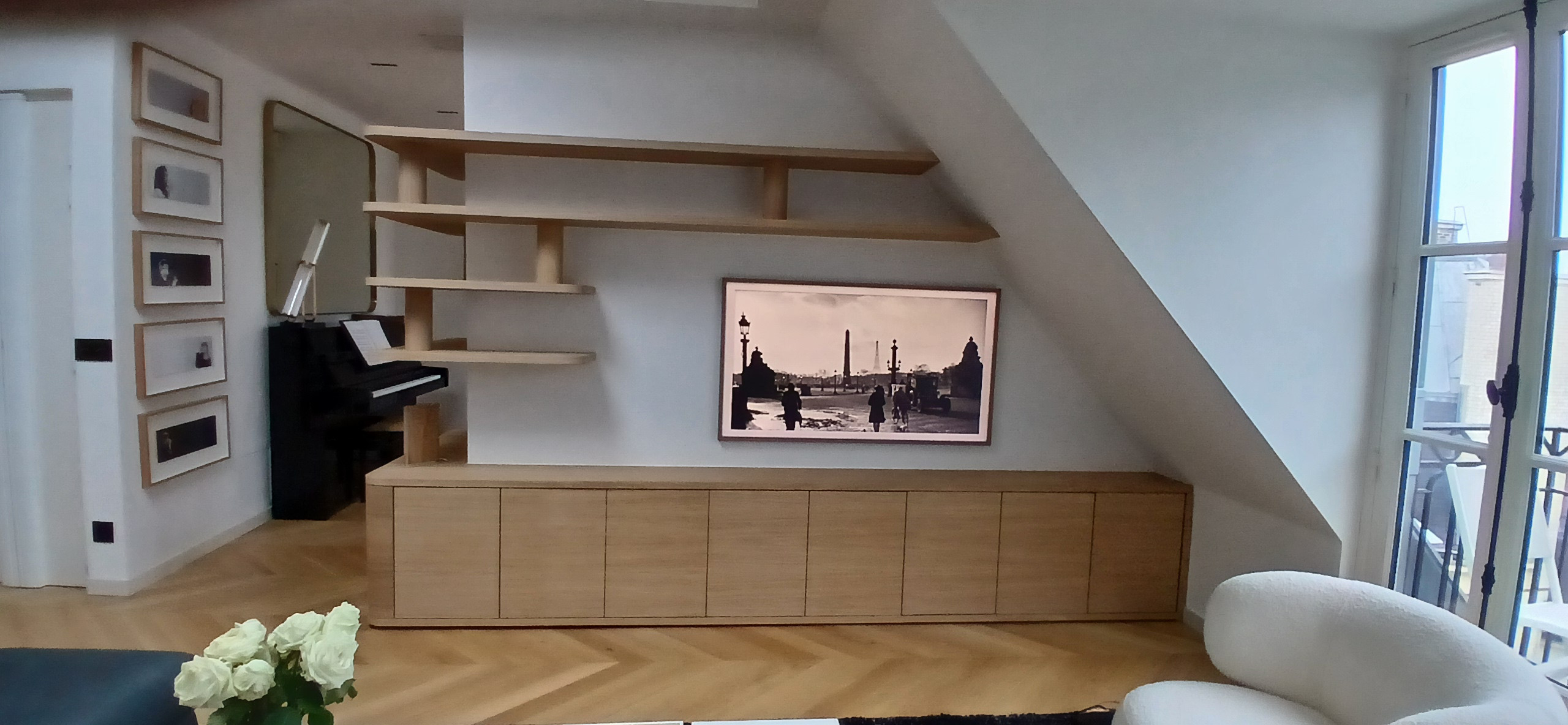 Bibliothèque suspendue et meuble TV