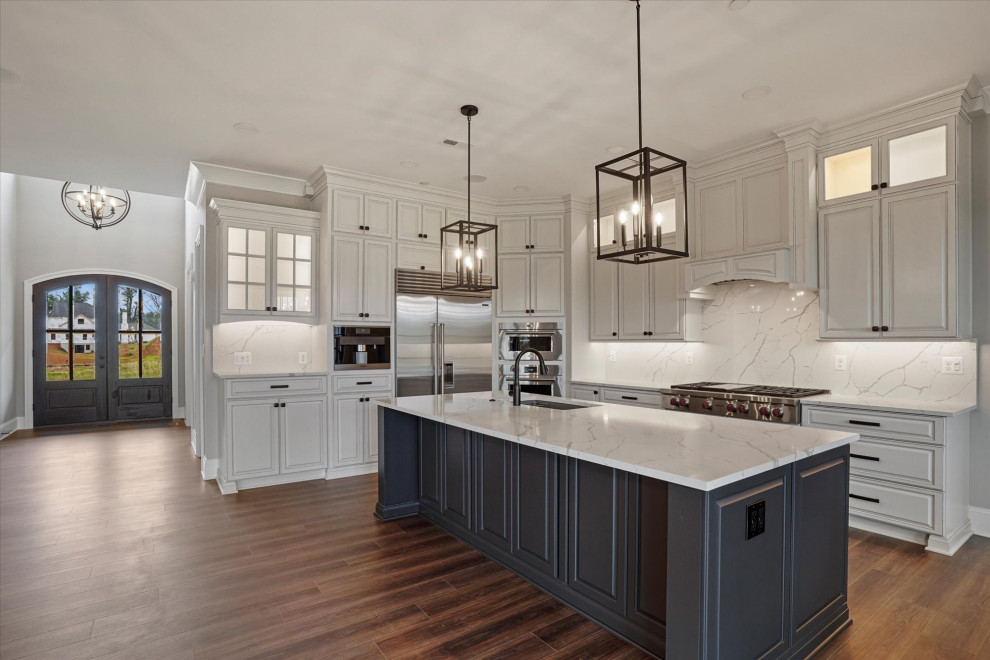 Gorgeous Graphite with Traditional Touches