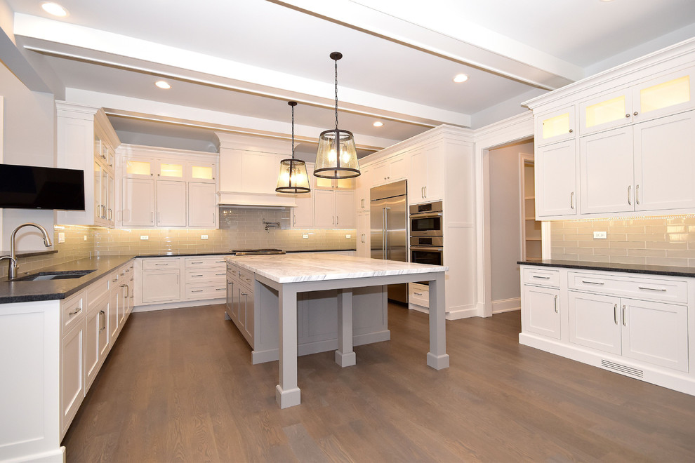 Inspiration for a transitional kitchen remodel in Chicago