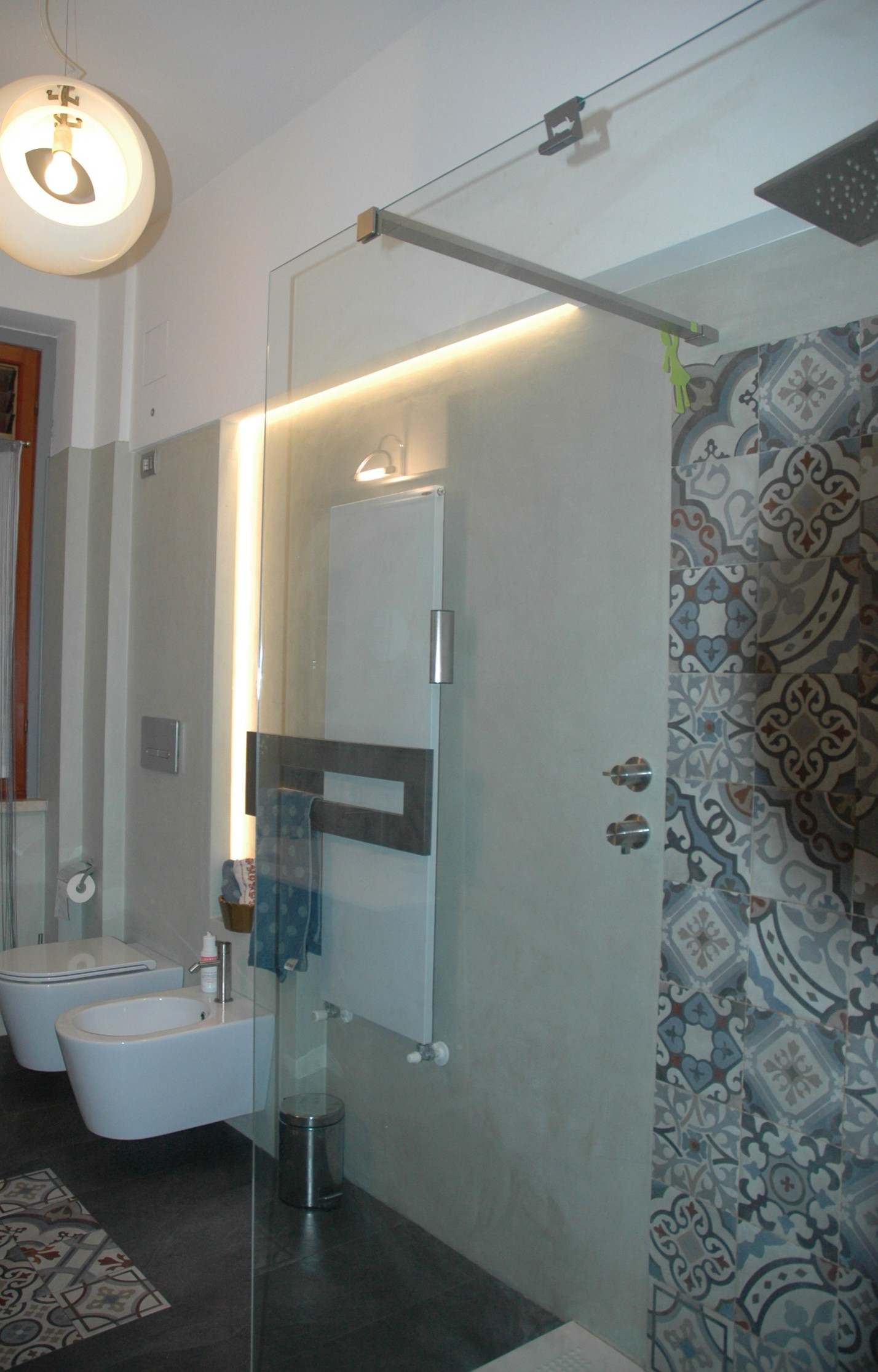 BAGNO IN RESINA