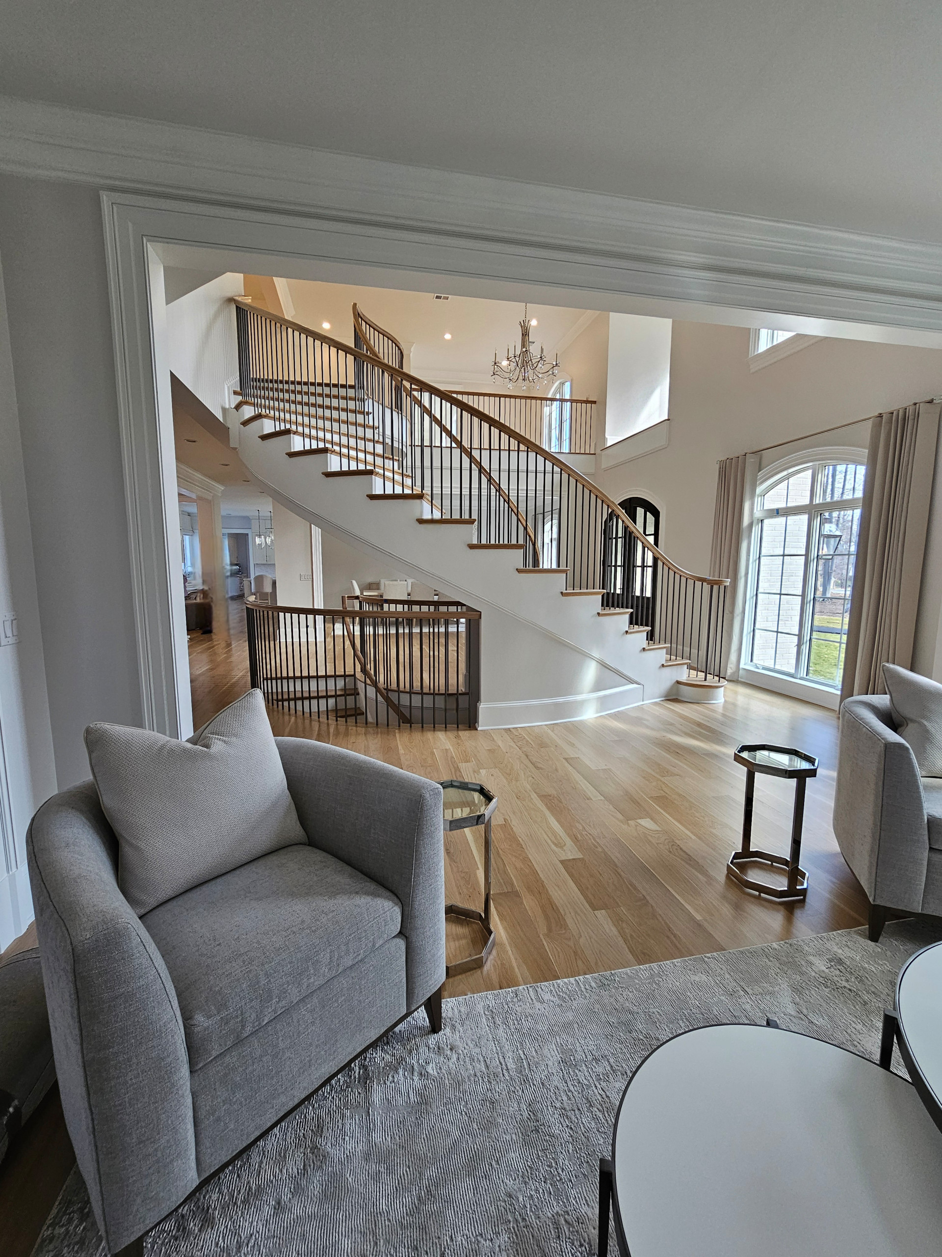 116_Elegant & Eye-catching Curved Staircase, Leesburg VA 20175