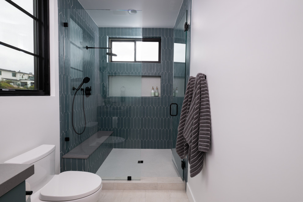 Beach style bathroom photo in Orange County