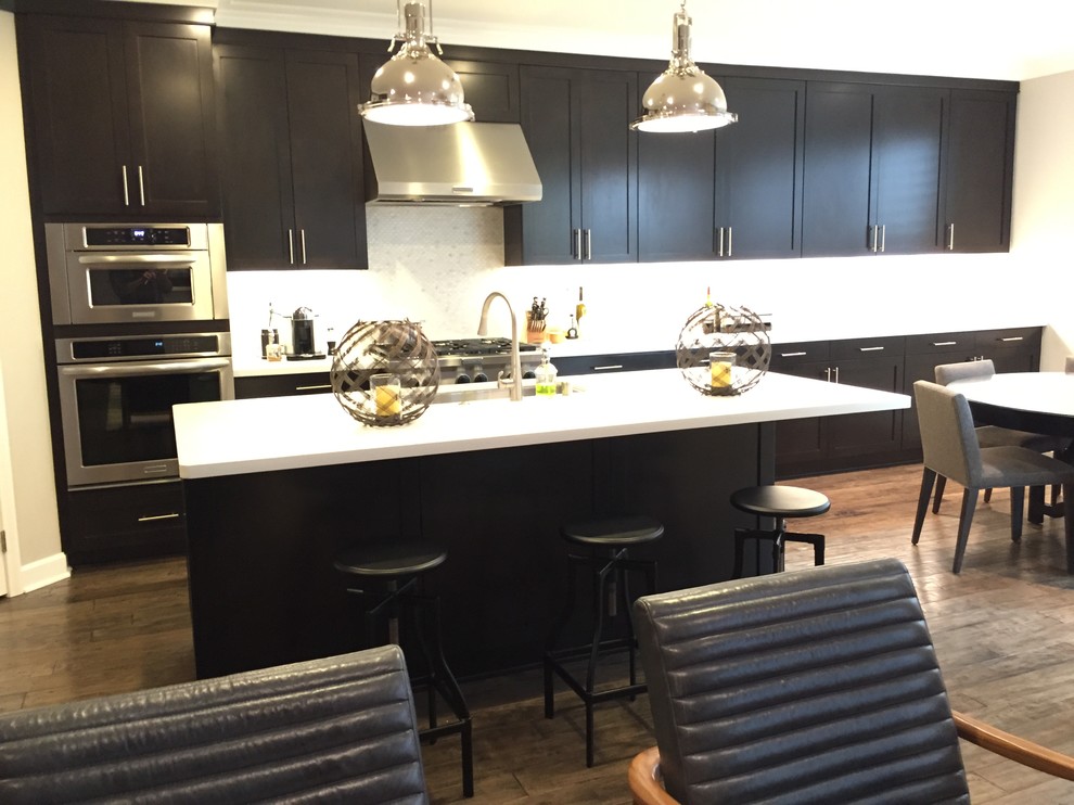 Transitional kitchen photo in Orange County
