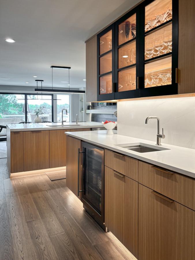 Okaukee Contemporary Kitchen
