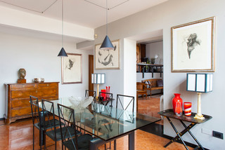 Sala Da Pranzo Moderna Con Pavimento In Terracotta Foto