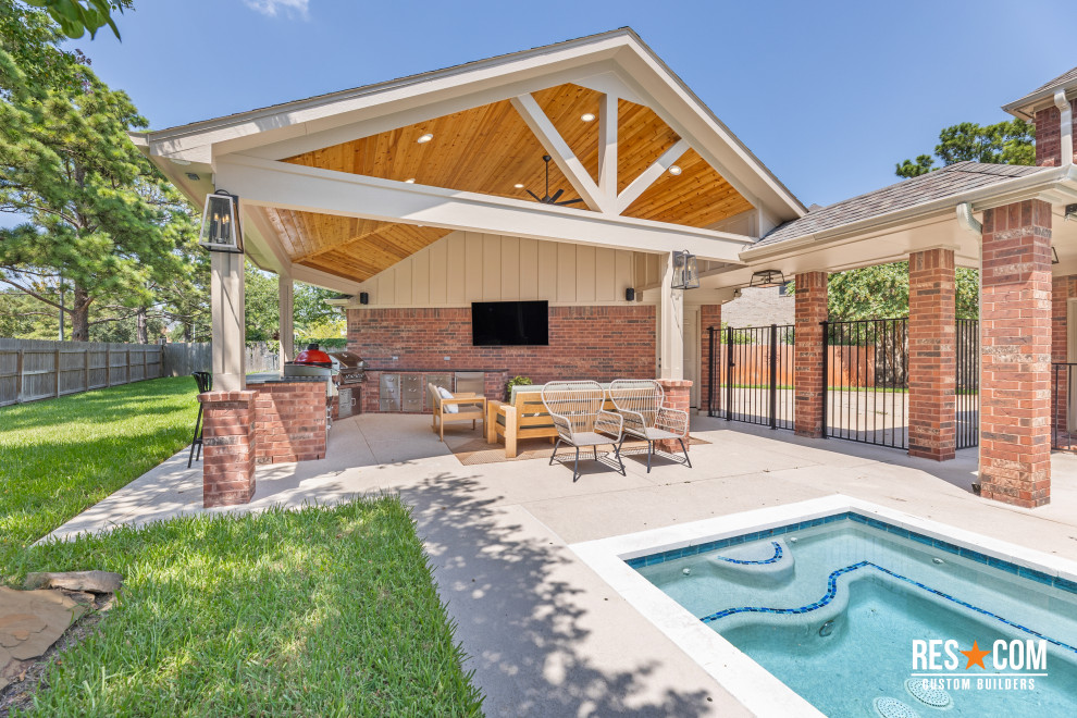 Cascading Brook - Outdoor Living