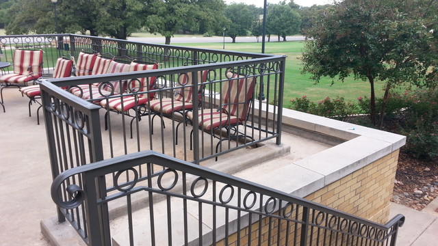 Balconies and Handrails klassisk-veranda