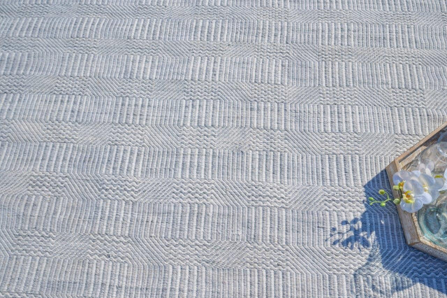 Naples Indoor/Outoor Handmade Flatwoven PET yarn Light Silver Area Rug ...