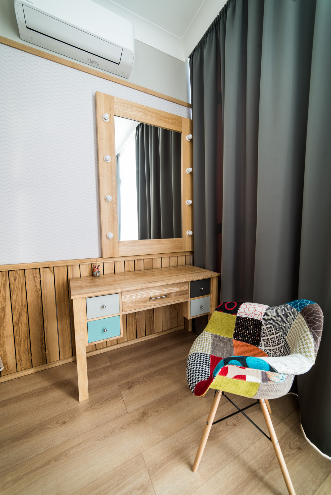 Спальня в современных материалах